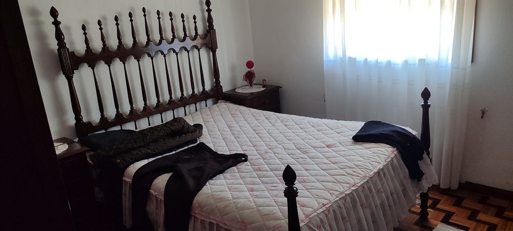 Vendo quarto de casal antigo