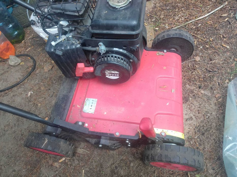 Wertykulator spalinowy