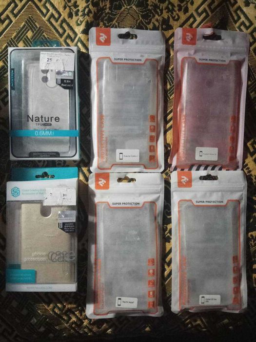 Чехлы на смартфоны новые