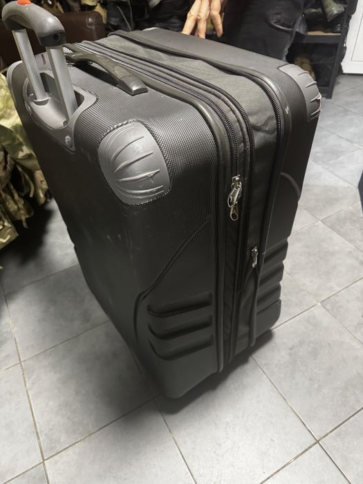 Валізи різних розмірів