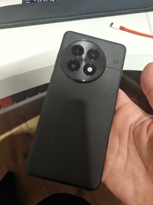 oneplus 13 12/256 android 16