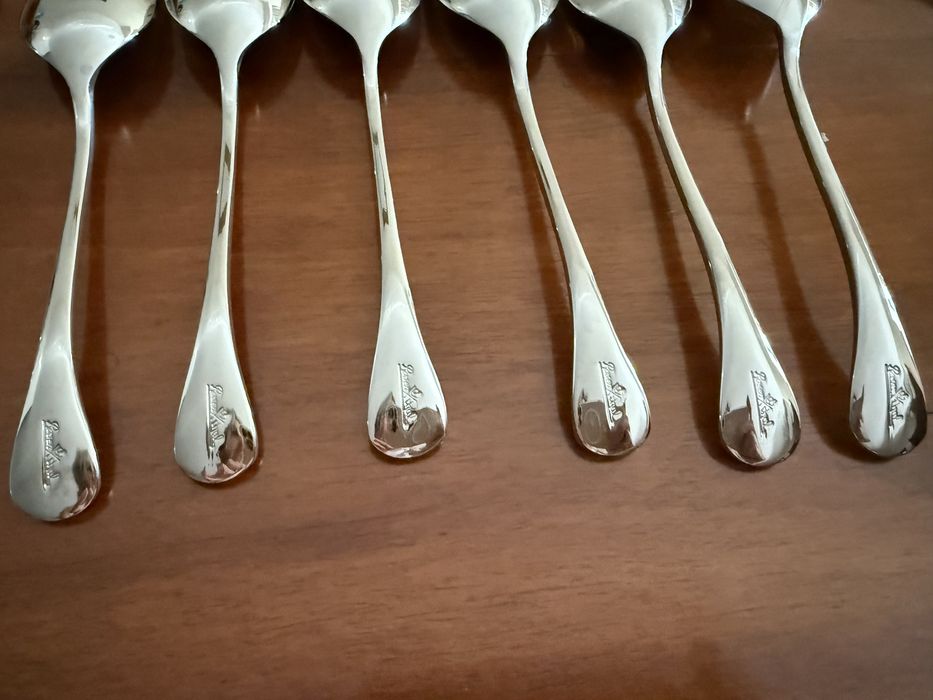 6 conjuntos de talheres de carne e 1 de servir da marca Rosenthal