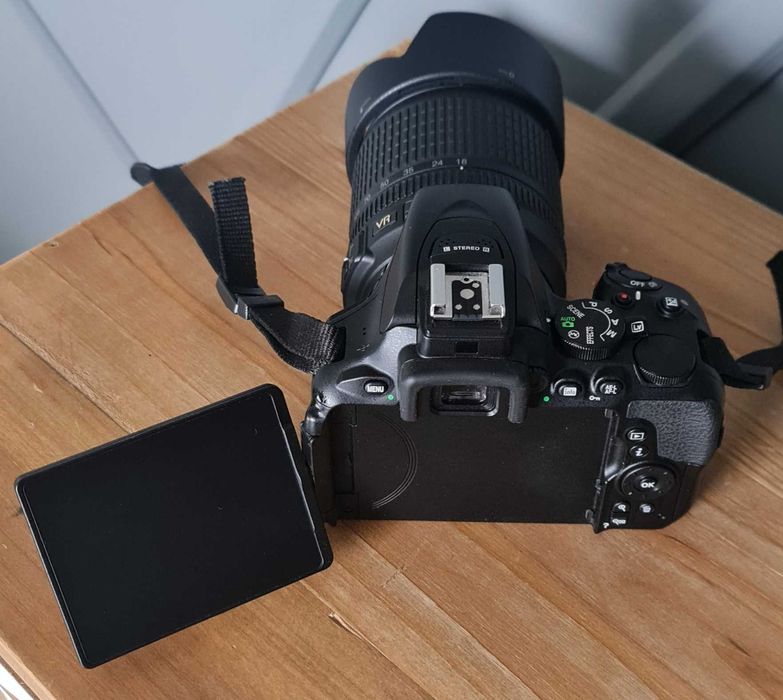 Aparat NIKON D5600 + Obiektyw 18-105 VR kit - stan idealny