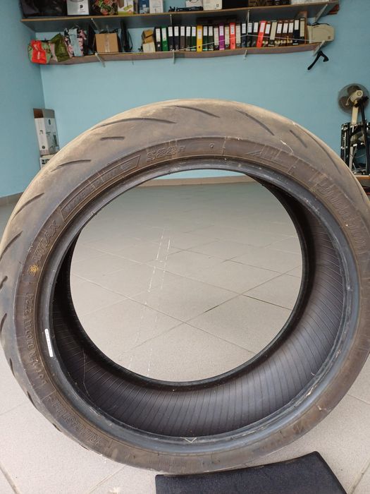 Pneu Bridgestone S22