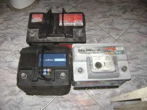 akumulator rozruchowy sprawny 70Ah Varta  i inne 12V używany prawy +