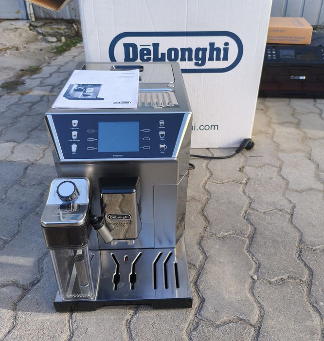 2025 рік De'Longhi PrimaDonna Class Evo ECAM 550.85.MS LatteCrema System з молочником капучинатор кавомашина кавоварка кофемашина коферка Делонджи б/у