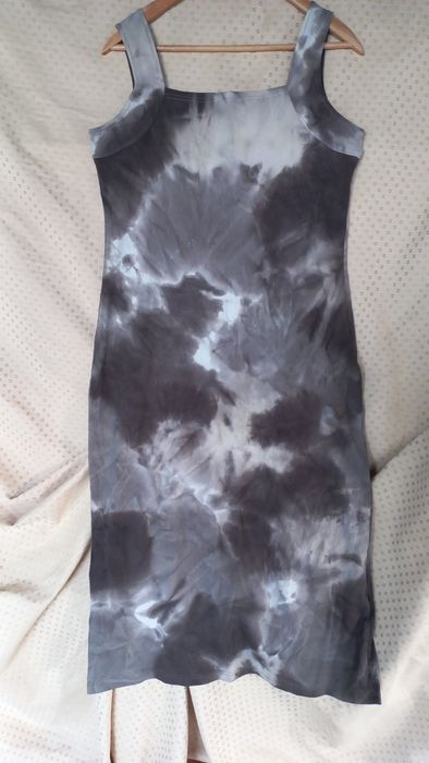 Vestido alças em tons de castanho e elasticidade