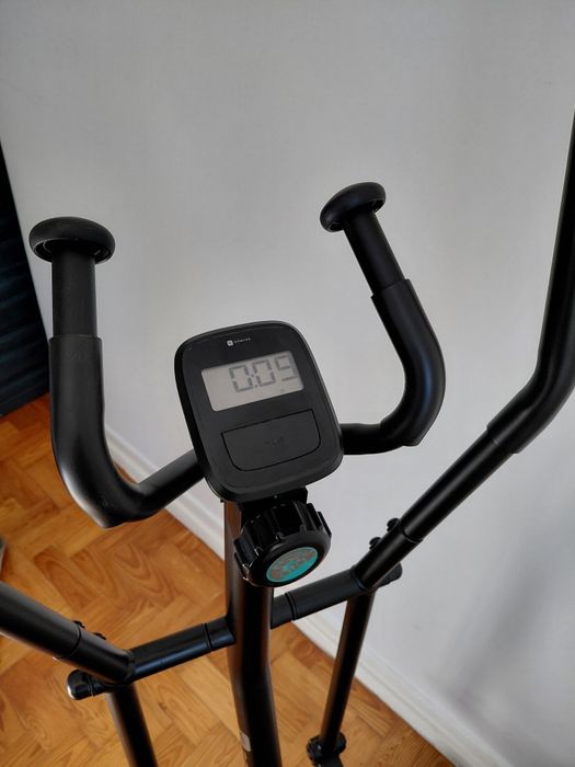 Elíptica Domyos. Pouco uso.