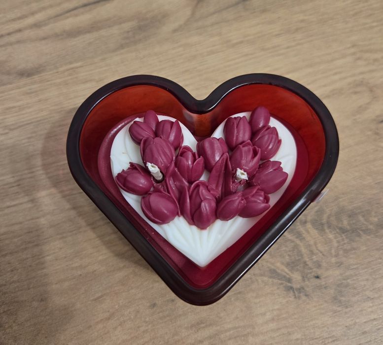 Świeca sojowa czerwone serce o zapachu róży