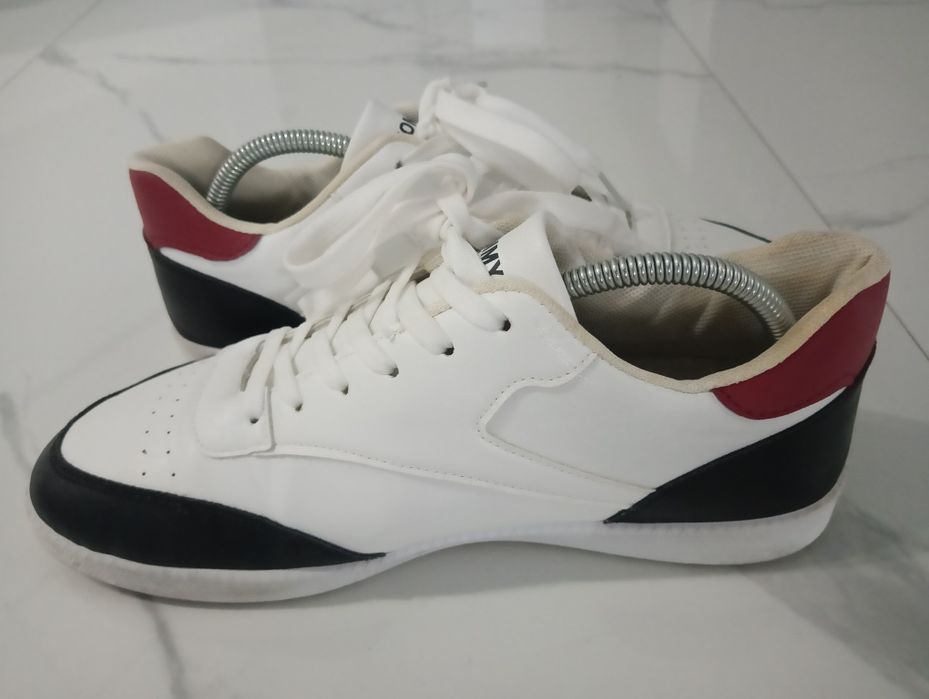 Białe buty Tommy Hilfiger rozmiar 43