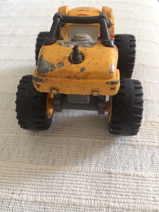 Carrinho monster truck