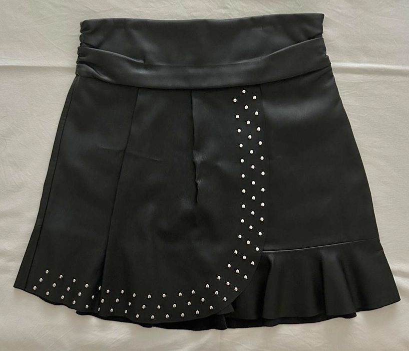 Saia ecopele preta com folho Sfera