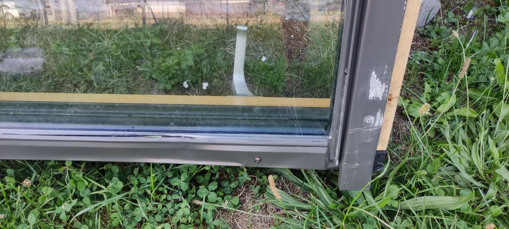 Sprzedam okno dachowe  w rozmiarze 98×134.