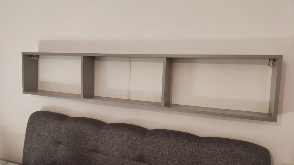 Szafki nocne, toaletka, półka wisząca