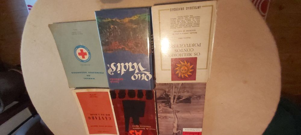 Livros antigos/novos . Preços variados