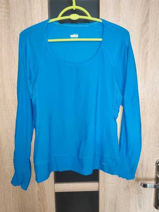 189 Niebieska bluzka termiczna rozmiar XS
