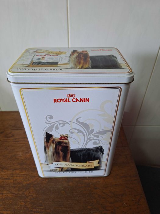 Lata para comida  Royal Canin Yorkshire Terrier nova