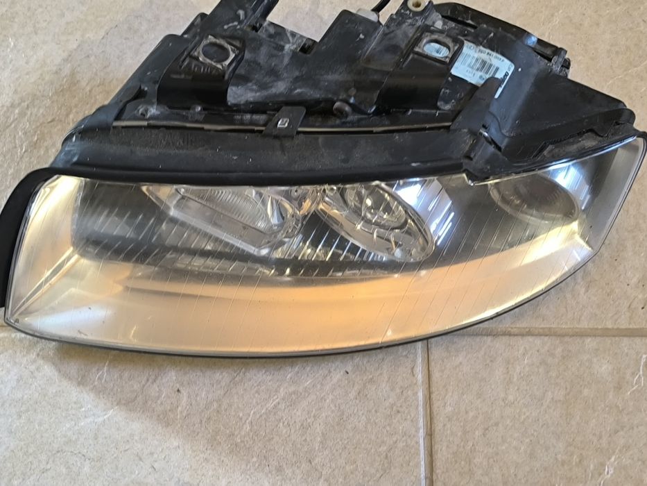 lampa  prawy przód audi a4 b6