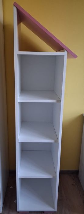 Regał półki skośny dach