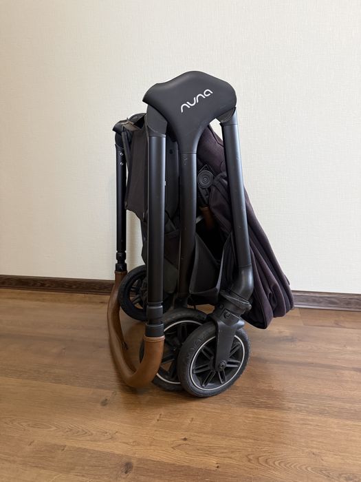 Візочок Nuna Triv