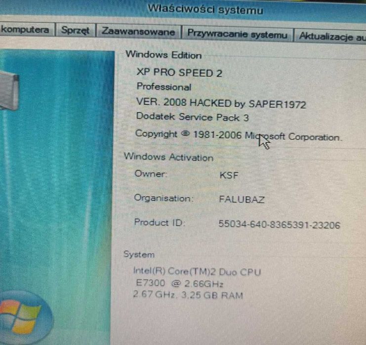 Komputer PC z monitorem