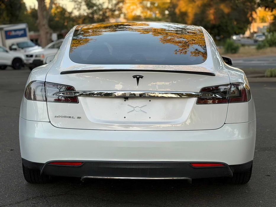 Tesla Model S Performance      2013