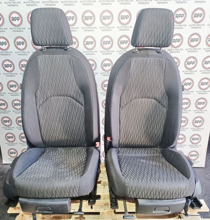 Interior completo Seat Leon 5F de 5 portas, 2014, com forras de