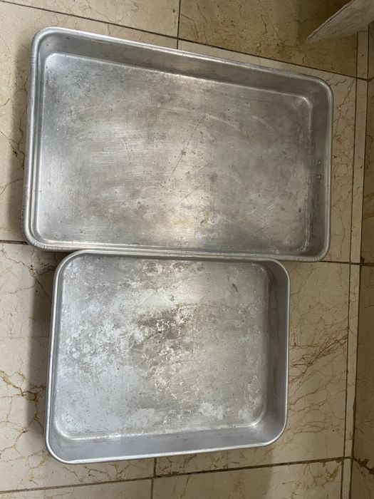 2 tabuleiros de aluminio