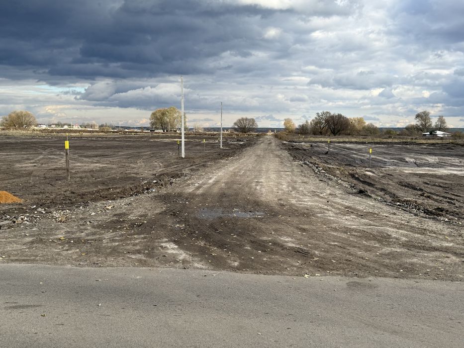 Зазимя,ділянка 6,6сот. біля р.Десна, асфальт, комунікації