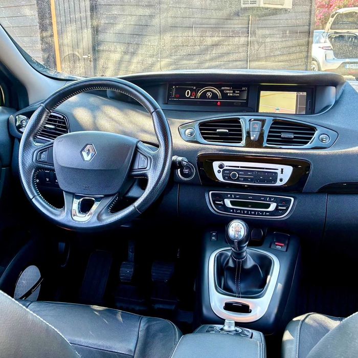Renault Grand Scenic 1.5 Bose Edition · Nacional