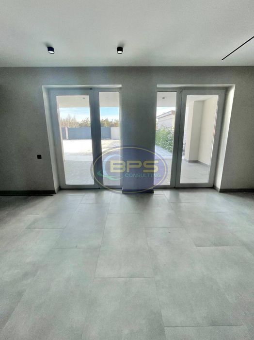 Новий сучасний будинок біля моря. Без %