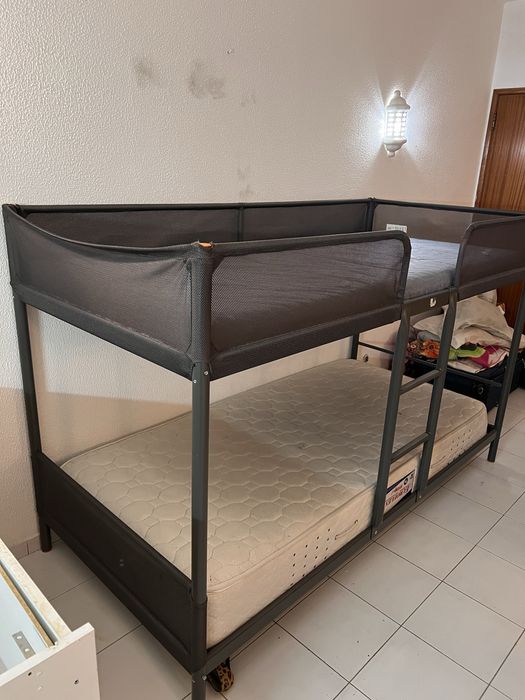 Beliche 0,90x 200 com dois colchão 1 de 0,15 cm altura + um de 10 cm