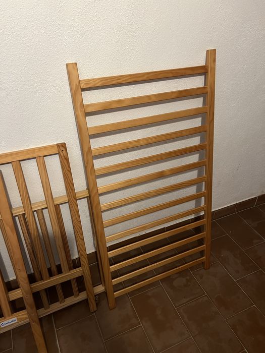 Cama de grades de criança