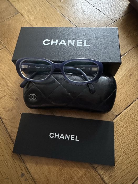 Chanel - granatowe okulary z kamelia