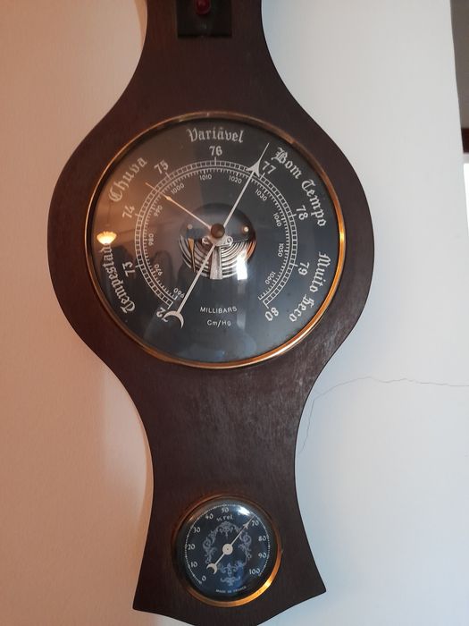 Barómetro,  termómetro e Higrómetro