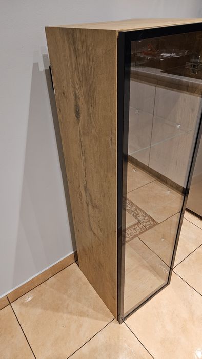 Szafka wiszaca witryna