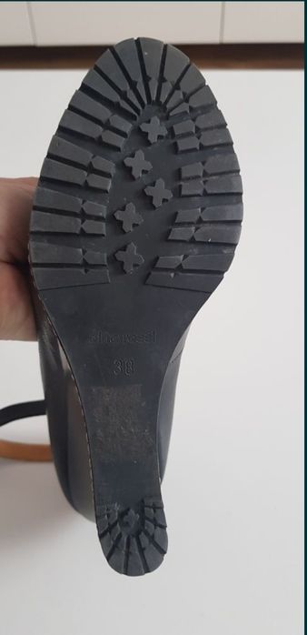 Buty na koturnie gino rossi r.38