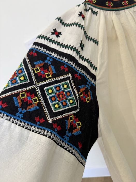 Вишиванка жіноча s svarga