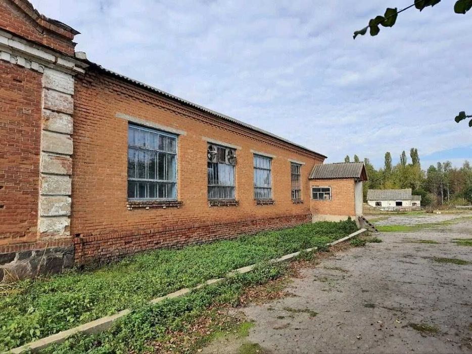 (5) Продаж комерційного приміщення в Літині 6470