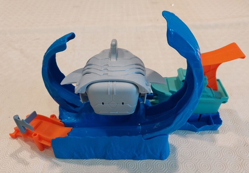 Mattel Hot Wheels - Robô Tubarão