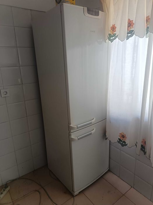 Frigorífico usado em bom estado