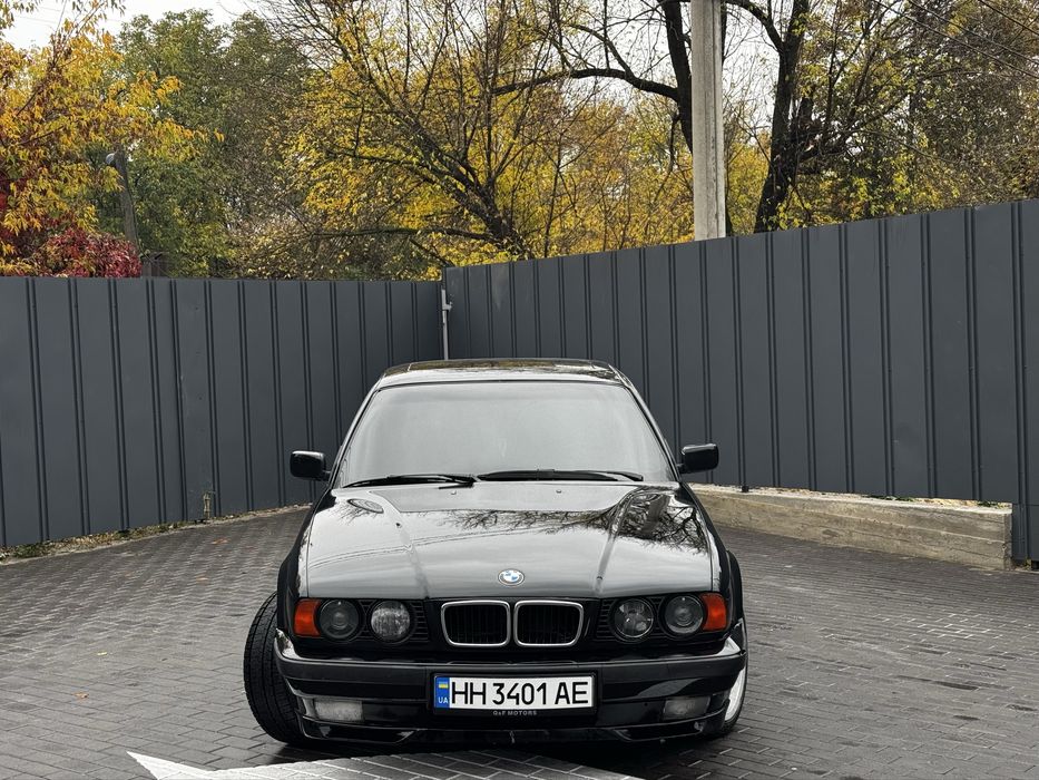 Продам BMW E34 530i