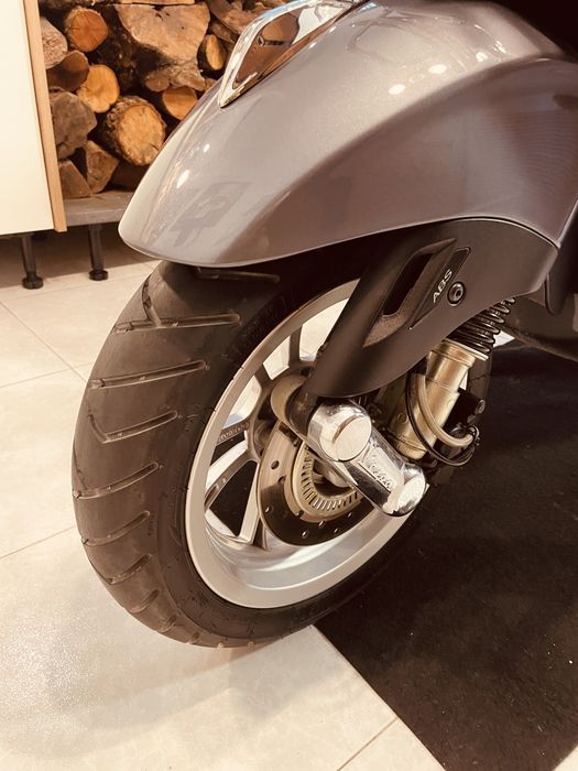 Vespa primavera touring 125