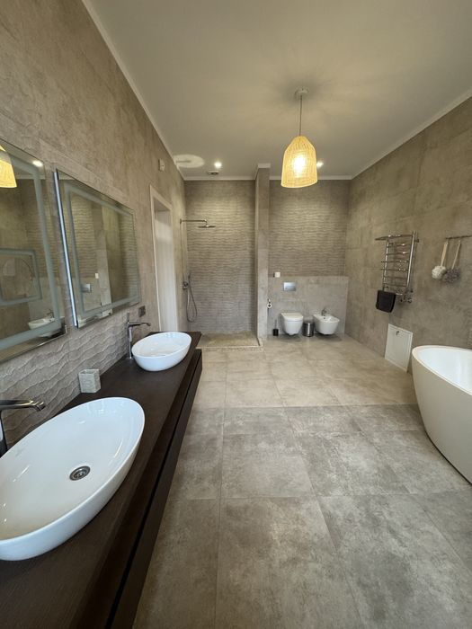 Современный просторный дом у моря!