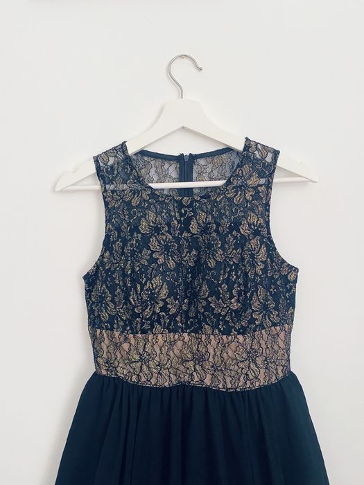 Vestido Baile de Finalistas ou Cerimóni preto renda dourado