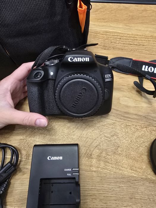 Aparat Canon 2000D zestaw