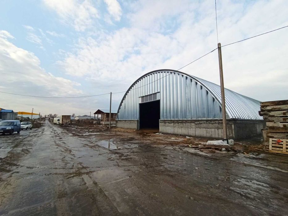 Продам новый склад 2000 м2. с участком. Торг.