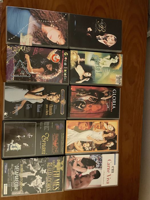 Conjunto de vários videos em VHS, incluindo Hitchcock - originais.