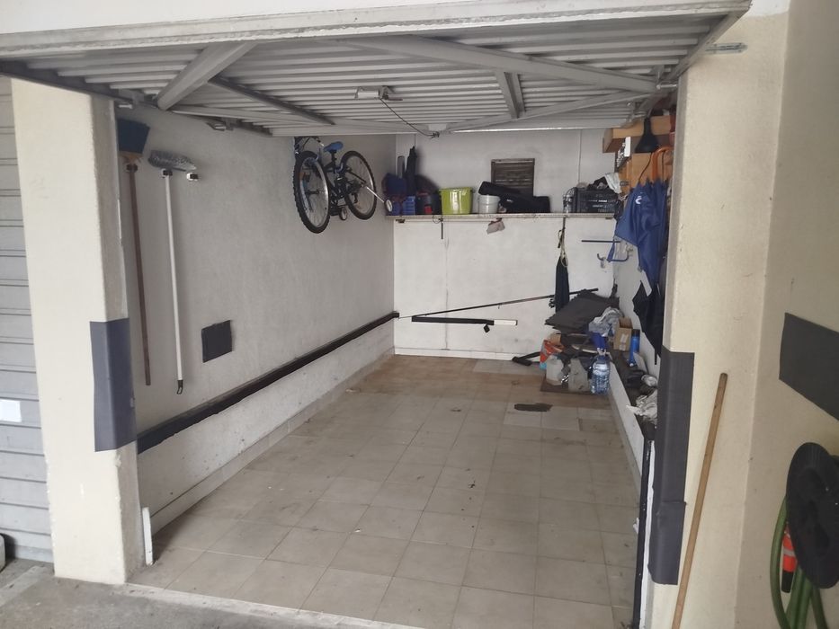 Alugo garagem Alhandra