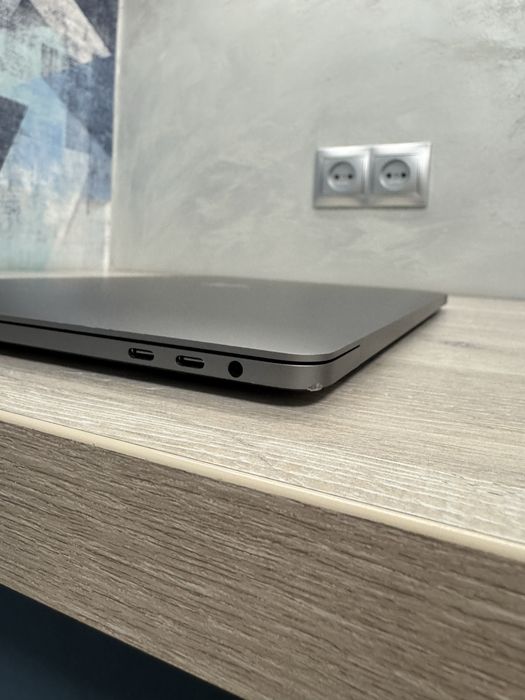 ІДЕАЛ MacBook Pro 15" 2019 i9 / 16 GB / 512 GB SSD